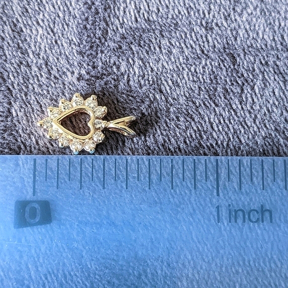 14K solid gold diamond small heart pendant - Picture 13 of 14